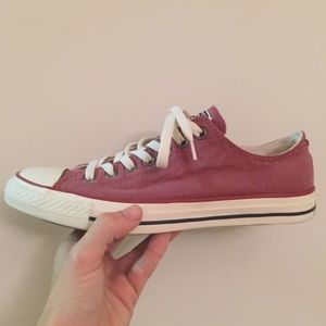 Converse Burgandy 8.5 men’s 10.5 women’s